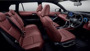 Chris is an automotive journalist covering new vehicle reveals, news, and technology. Toyota Corolla Cross 2020 C Hr In Brav Autonotizen