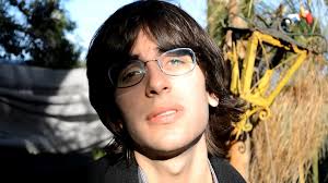 "VICTORIA" a la francesa ya está disponible en YouTube., Vídeo que grabamos  con @omar.errazquin 📷, Link en mi bio, donde también pueden encontrar la  canción original en mi compilado "ALGUNAS ...