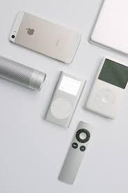 Смотреть что такое ipod mini в других словарях ipod mini — l'ipod mini est un baladeur numérique conçu par apple et commercialisé entre janvier 2004 et septembre 2005. Ipod Mini Minimally Minimal