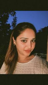 Rashmi Deshmukh (@avaynnaa) • Instagram photos and videos