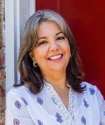 Elise Farmer's Instagram, Twitter & Facebook