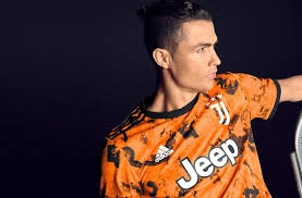 Orange is a new colour in the history of juventus. Cristiano Ronaldo Helps Unveil The New Third Juventus Kit For 2020 21