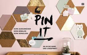Off To The Wall And Begin Pinning It S Really Easy To Make A Pleasant Cork Bulletin Board Rico Design Artistic Pinnwand Selber Machen Basteln Selbermachen Basteln Zu Hause
