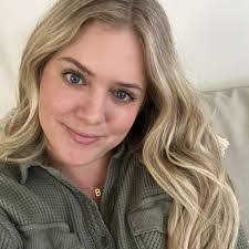 Rebecca Rupert's Instagram, Twitter & Facebook