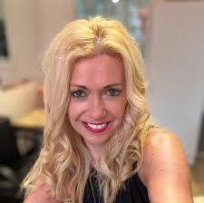 Kathy Kennell's Instagram, Twitter & Facebook