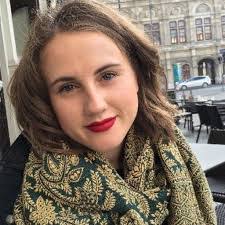 Jennifer Routh's Instagram, Twitter & Facebook