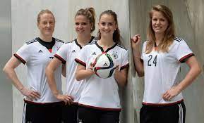 Die deutschen seriensiegerinnen sind auf dem frankfurter römer dauergäste. Frauen Dfb Kader Zu Olympia 2016