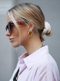 6 Zoom Hairstyles That Will Become Your Wfh Staples Hair Styles Short Hair Styles Pixie Chic Hairstyles