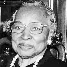 Lena Moody's Instagram, Twitter & Facebook