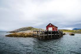 Wie noorwegen zegt, zegt fjorden, die tientallen kilometers diep het binnenland in gaan noorwegen is dan ook een dunbevolkt land te noemen. 5 Unieke Avonturen In Het Noorden Van Noorwegen