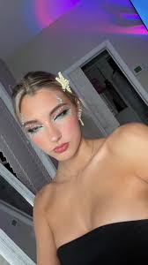 Hazel Alevok Abby Benton