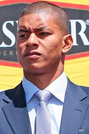 PERFIL] 12: Adrián Bone