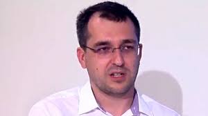 VLAD VOICULESCU, DAT PE MANA DNA