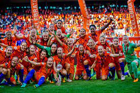 In nederland kijken we ook massaal naar het grootste voetbaltoernooi. Nederland Moet Meteen Handschoen Oppakken Voor Wk Vrouwen De Limburger Mobile