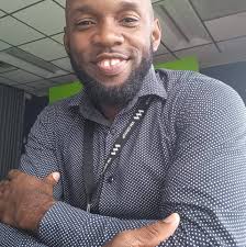 leonBailey holding a vybe in St Vincent with the #ReggaeBoyz ahead of their  game against St Vincent & The Grenadines. #ReggaeBoyz #jamaica