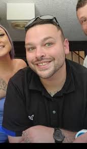 Hello, does anyone know any credible photo facial recognition experts I  could hire? I'm referring to actual people that can look at various  details/symmetries unknown to the general public of the face