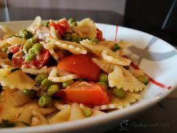 Fare insaporire bene quindi unire la panna. Pasta Tonno E Piselli Cooking With Sere