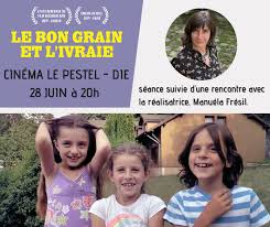 En petite bande joyeuse, ils dansent, rient, font. Le Bon Grain Et L Ivraie Photos Facebook