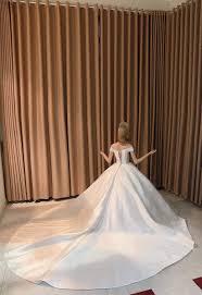 See dresses from stella york, lazaro, demetrios, hayley paige, anne barge, jessica morgan, and other amazing designers. Minimalist White Plain Off The Shoulder Satin Ball Gown Wedding Dress With Train