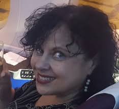 Most consultants are drowning in dashboards, tracking dozens of numbers  that look impressive but don't actually predict success. The truth? 90% of  KPI's are noise. A distraction. Vanity metrics that make you