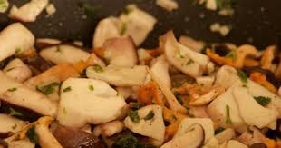 En bocal, en avec la fermeté du foie gras, vous pouvez choisir des accompagnements aux textures plus croquantes ou plus fondantes, par exemple Le Foie Gras Cuisine Facon Le Ried Aux Cepes