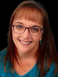 Meet our August competition judges.** **Ansa du Toit** Ansa grew up in  South Africa and is currently residing in Orlando, Florida, with her  husband and two children. Ansa was originally inspired