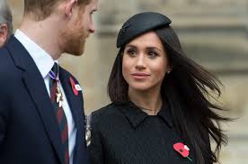 With a caucasian father and an african american mother, meghan knew early on that she looks different from most of her peers, even without plastic surgery. Meghan Markle Had A Hollywood But Humble Youth Before Royalty Rang Daily News