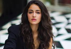 Wow! Ananya Panday Gets A Gift Of 500 Rupees For An Excellent Shot In Pati Patni Aur Woh From Director Mudassar Aziz