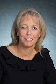 Dawn Benoit's Instagram, Twitter & Facebook