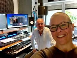 🚨++NEWS++NEWS++NEWS++🚨 Heute ging es zu Michael Tamm ins Studio  für…🥁TROMMELWIRBEL🥁…den 1. Song meines 2. Albums: 💞ReLOVEution💞  🌈💃🏼🕺🏻🎤💗🎤🕺🏻💃🏼🌈 Die letzten 5 Jahre seit der Veröffentlichung  von Time to Change sind so wahnsinnig schnell
