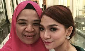 Dari uitm lg mmg panggil nora danish 😍. Elak Kontroversi Ruhainies Ada Pengawal Peribadi