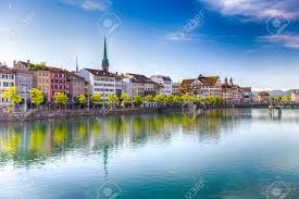 Gemeindeammannamt oder vom notariat vorgenommen werden. Schone Aussicht Auf Das Historische Stadtzentrum Von Zurich Mit Beruhmten Fraumunster Und Schwane Auf Dem Fluss Limmat An Einem Sonnigen Tag Mit Blauem Himmel Kanton Zurich Schweiz Lizenzfreie Fotos Bilder Und Stock