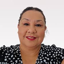 Eva Hogan's Instagram, Twitter & Facebook