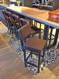 Moblierung Peter S Gute Backstube In Kehl Hocker Im Industrielook 10560 In Sonderausfuhrung Mit Ruckenpolster Tis Gastronomie Mobel Tisch Lounge Tisch
