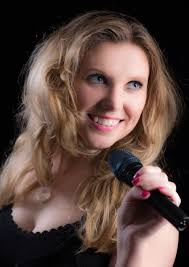 Lauren Casey Singer /Pianist