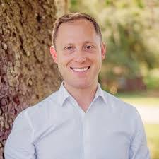 Dale Lauzon's Instagram, Twitter & Facebook