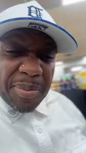 … We only got ranch and salt and vinegar… they chips are 3 course meals lol  #kingshit #giantproblem #exploremore #fyp #lays