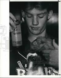 1931 Press Photo Kevin Cornell Young Exhibitor of the Year Raises Guinea  Pigs