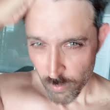 Hrithik Roshan Trims His Beard Leaves Shahid Kapoor Preity Zinta Mrunal Gushing Over His New Look Pinkvilla How you look and how you feel are two key instigators to going about your daily life. hrithik roshan trims his beard leaves