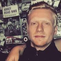 100+ "Stephen Lunn" profiles