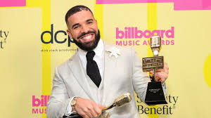 After filming their no guidance music video earlier in the day on tuesday, pals drake and chris brown rolled up to miami hotspot mr. Drake Hosts Star Studded Bbma Afterparty With Chris Brown Offset Sza More