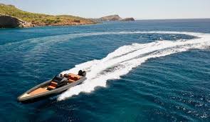 Moonraker a list of chase scenes would not be complete without a james bond movie! Top 5 Classic James Bond Boat Chase Scenes Motor Boat Yachting