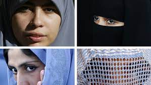 Im koran empfehlen verse aus der sure 24 und der sure 33, dass frauen sich bedecken sollen, wenn sie aus dem haus gehen. Kleidung Und Kopftuch Kein Zwang Fur Niemand Archiv