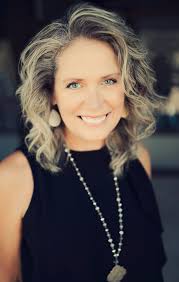 Ella Ogle's Instagram, Twitter & Facebook