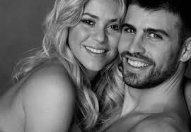 How she finds time to be beautiful amongst all this surprises us. Pique And Shakira Hounded By Photographers At Barcelona Airport