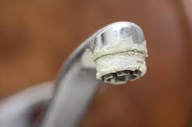 Aber sie sind unvermeidlich, wenn hartes wasser aus der leitung kommt. Wasserhahn Und Armaturen Entkalken So Wird S Gemacht