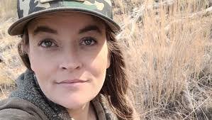 Lori Howland's Instagram, Twitter & Facebook