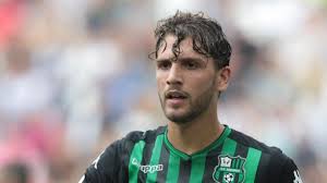 I love the unbridled passion locatelli shows when he scored. Chi E Manuel Locatelli Eta Stipendio Carriera Patrimonio Vita Privata Calciomercatolive