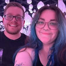 Running in circles, my wristbands still not delivered yet and I'm traveling  soon. I paid Saturday tickets, could I go for them at the Box Office