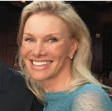 Kelly Warrick's Instagram, Twitter & Facebook